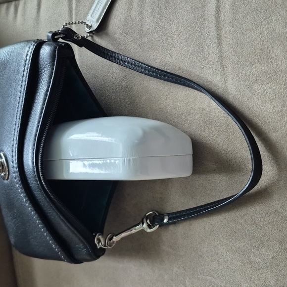 Coach - Leather clutch bag with strap. Colour: Black - Picture 8 of 9